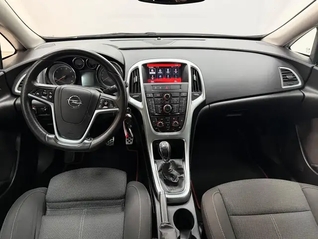 Opel Astra view 10