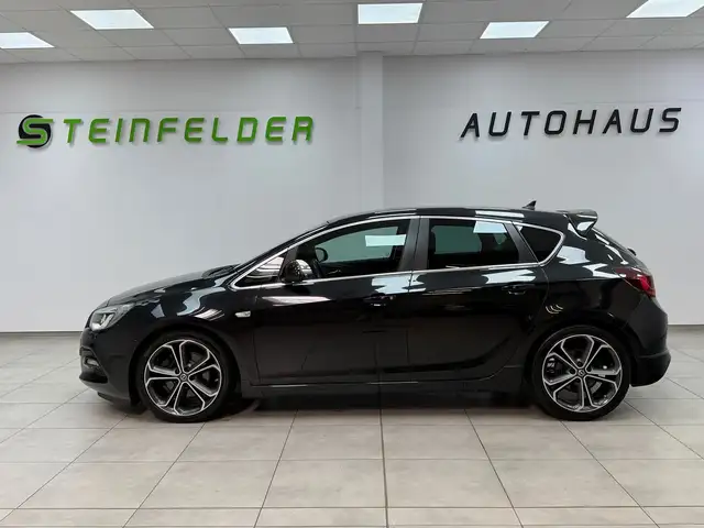 Opel Astra view 4