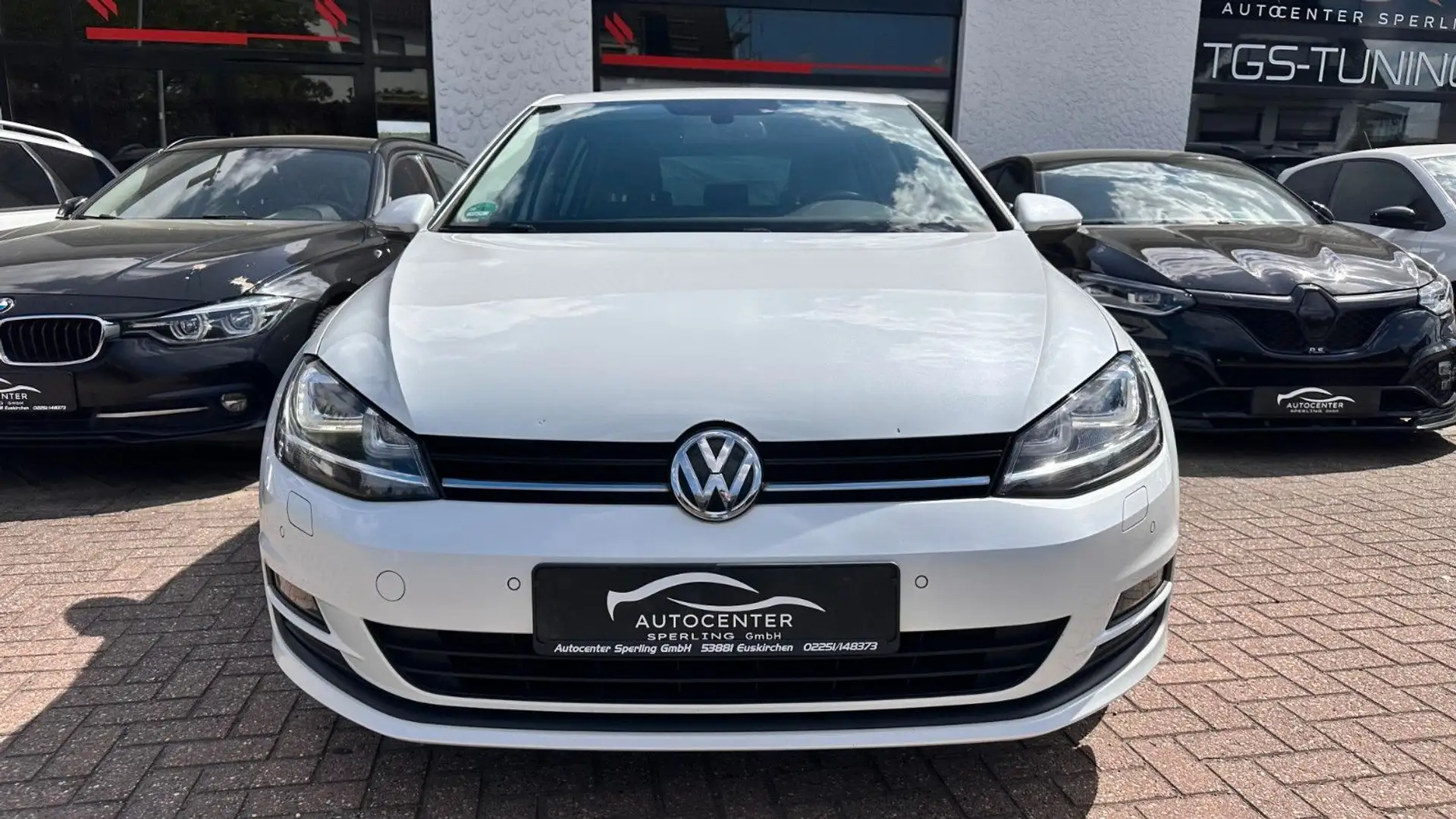 Volkswagen Golf VII 1.4 Lim. Cup BMT R-Line *Navi*BI-Xenon* Wit - 2