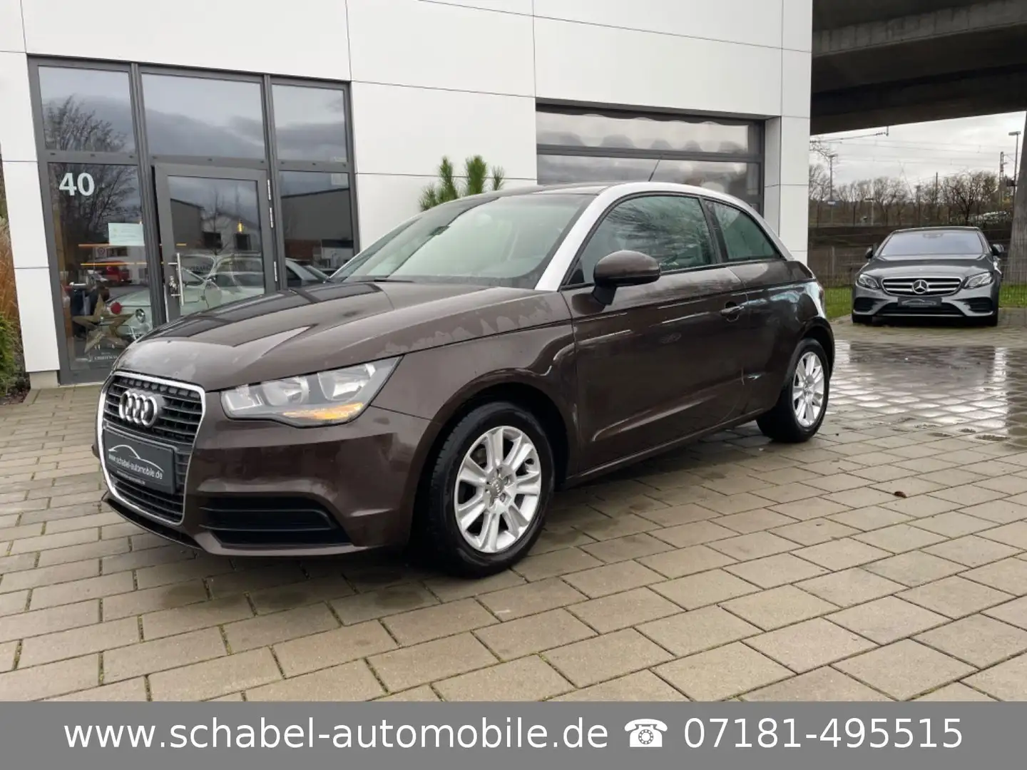 Audi A1 attraction 1.2 Klimaautomatik Sitzheizung Braun - 1