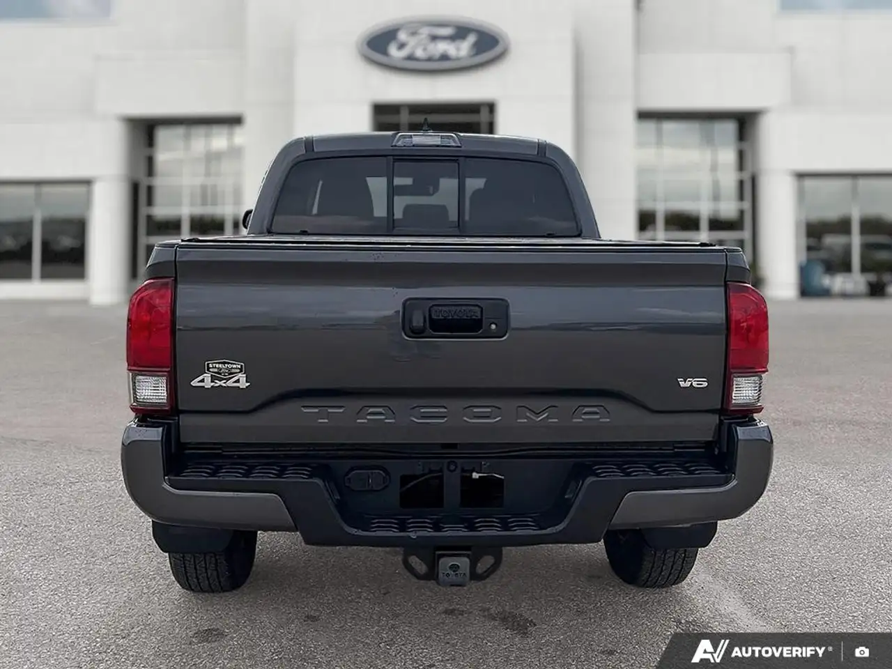 Toyota Tacoma снимка Toyota Tacoma
