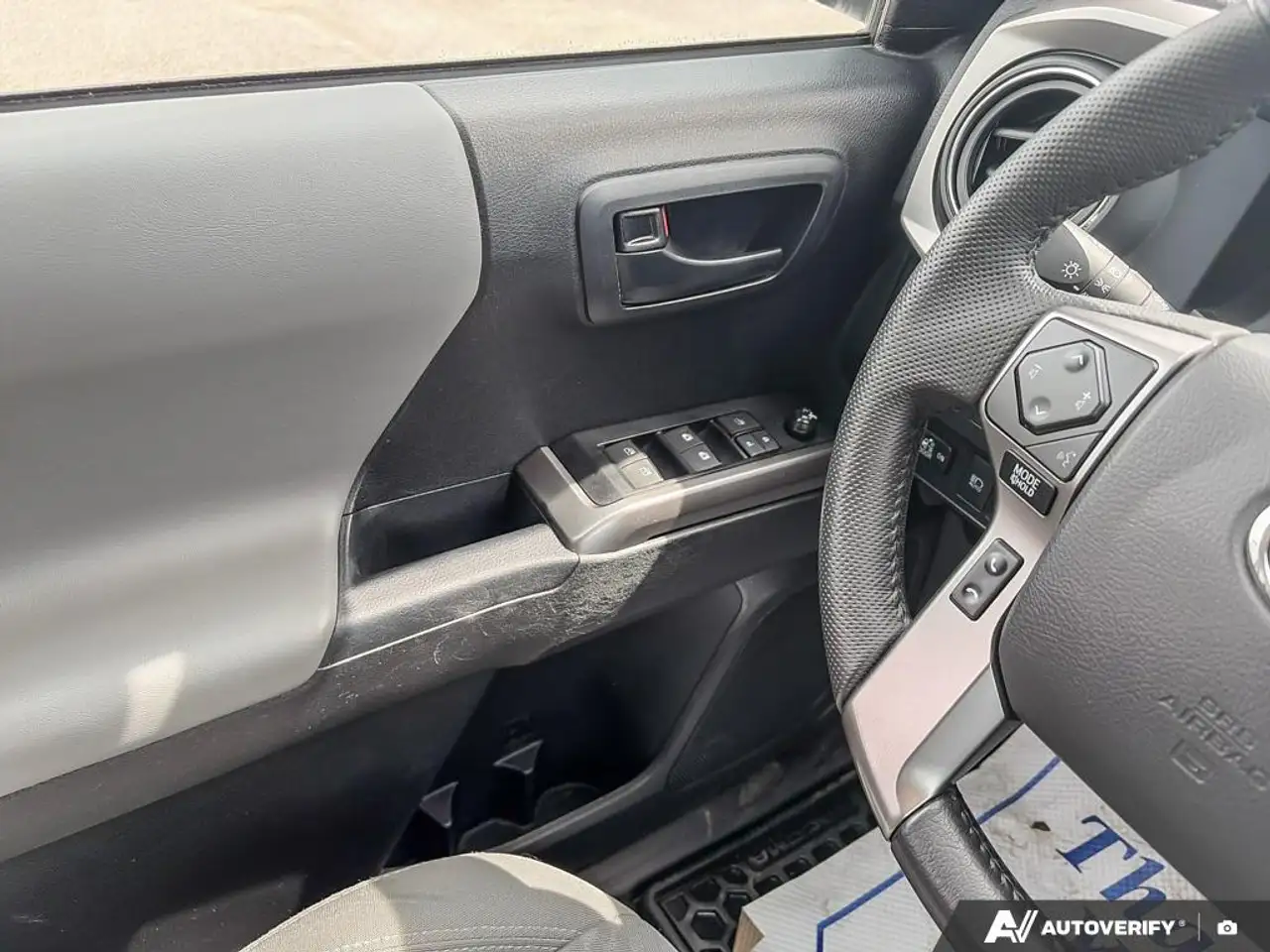 Toyota Tacoma снимка Toyota Tacoma