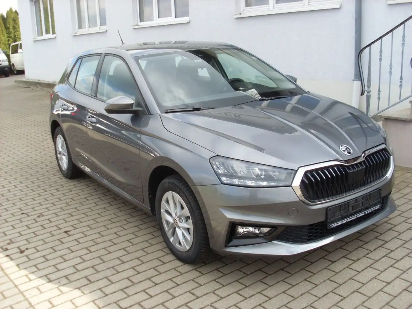 Skoda Fabia Selection LED  Einp. hinter Grau - 2