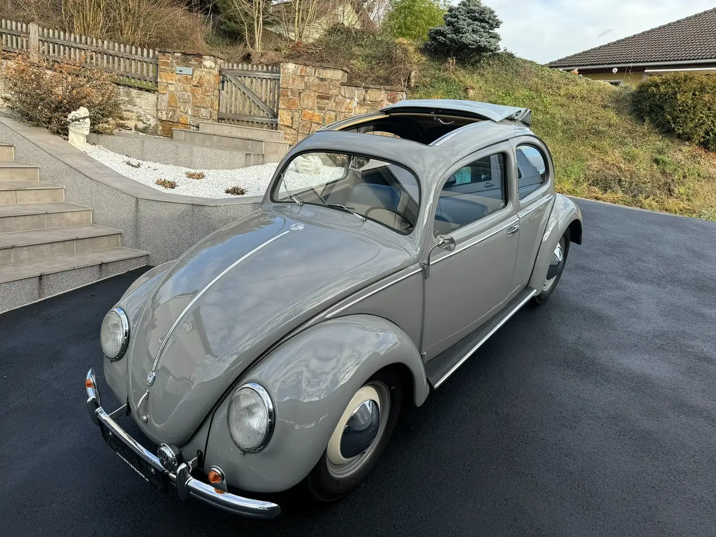 Volkswagen Käfer Brezel mit Faltschiebedach und Chrom Paket Gri - 2