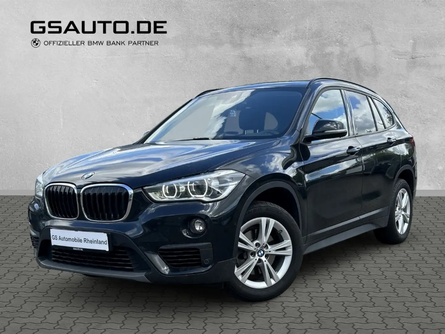BMW X1 18i sDrive Aut.Navi AHK Sportsitz LED Kam 17'' Noir - 1