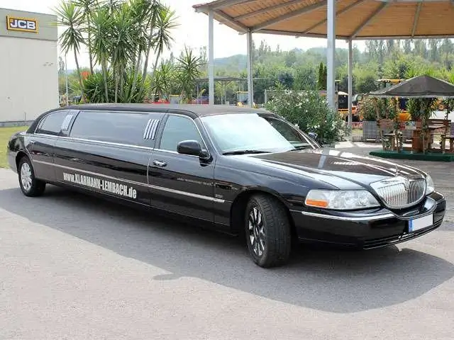 Lincoln Town Car Stretch Limousine