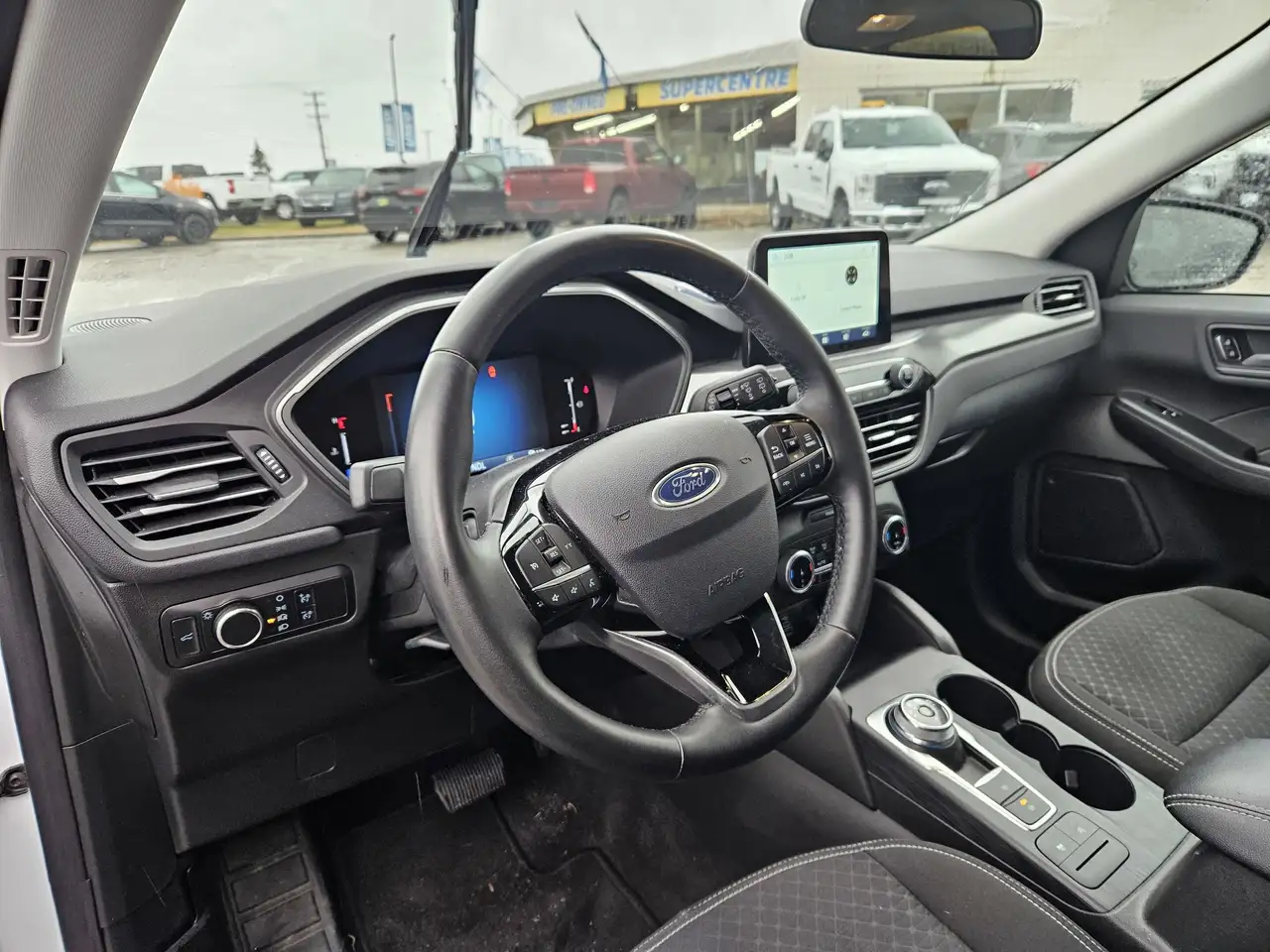 Ford Escape снимка Ford Escape