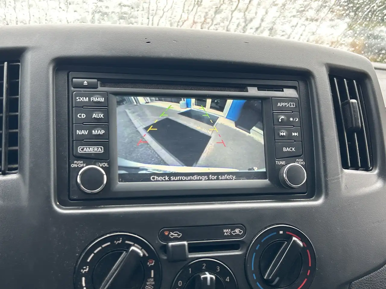 Nissan NV200 снимка Nissan NV200