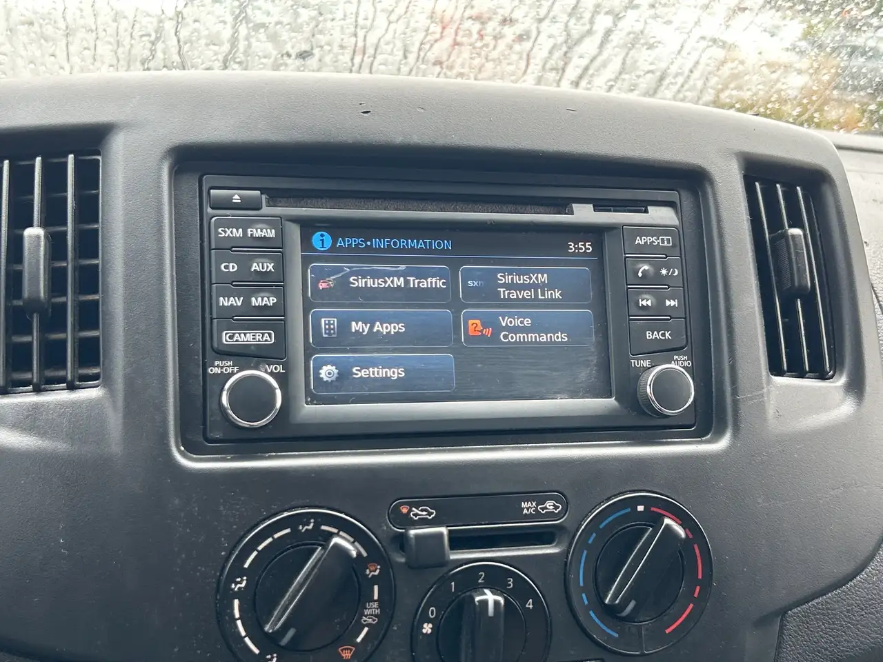 Nissan NV200 снимка Nissan NV200