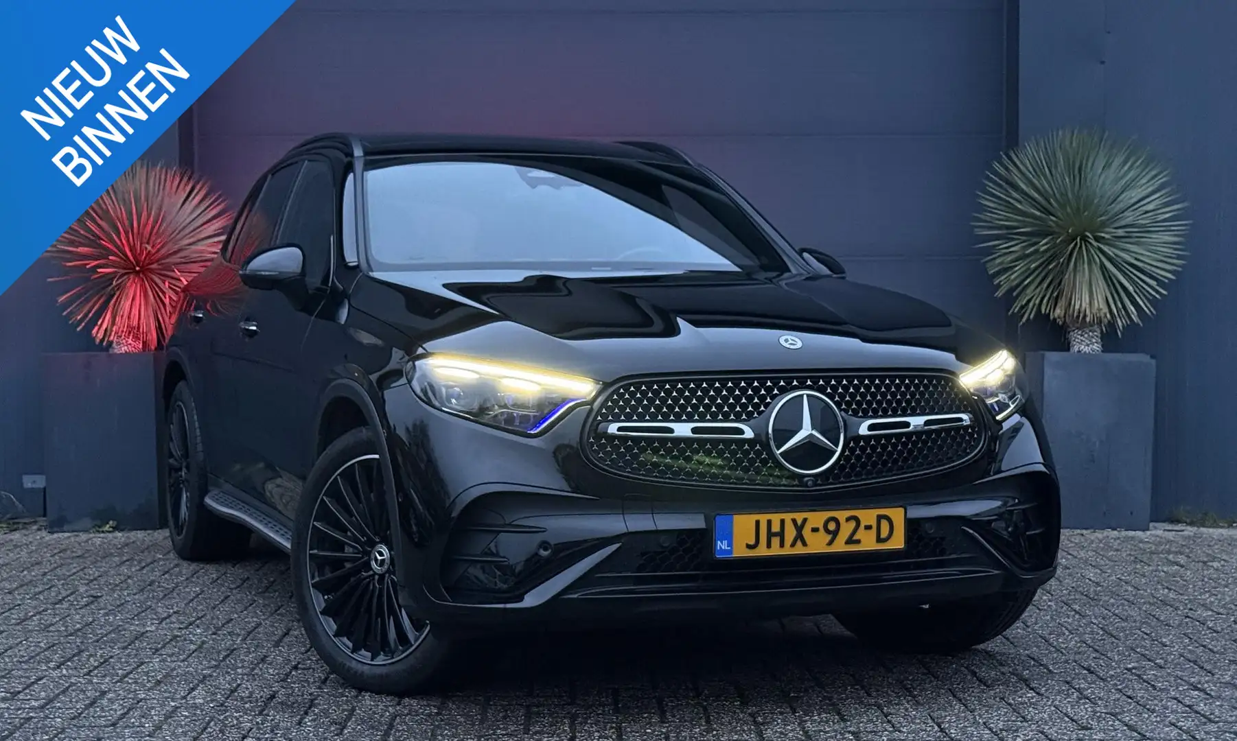 Mercedes-Benz GLC 200 AMG NIGHT VOL Pano/360/Keyless/HeadUp/Memory Zwart - 1