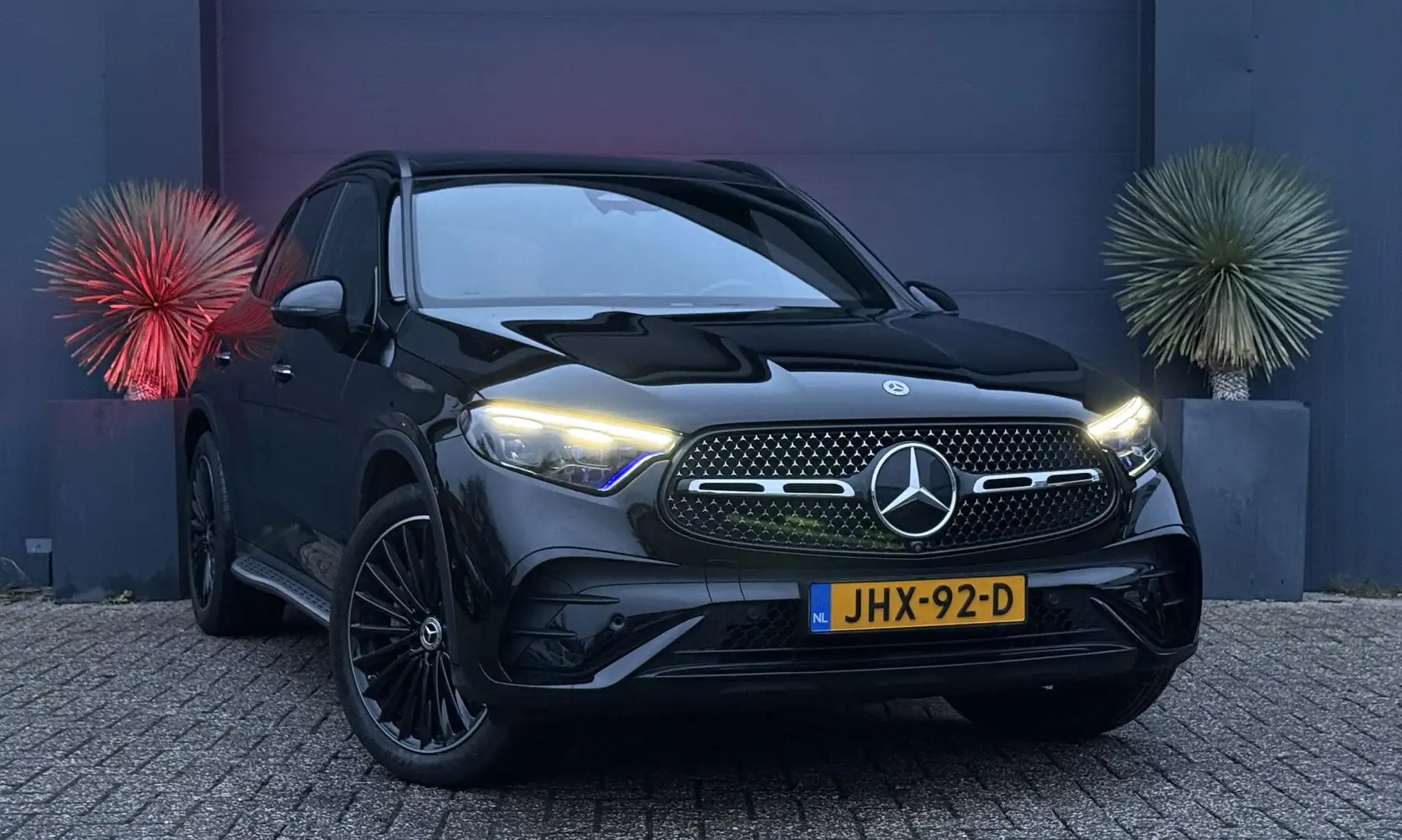 Mercedes-Benz GLC 200 AMG NIGHT VOL Pano/360/Keyless/HeadUp/Memory Noir - 1