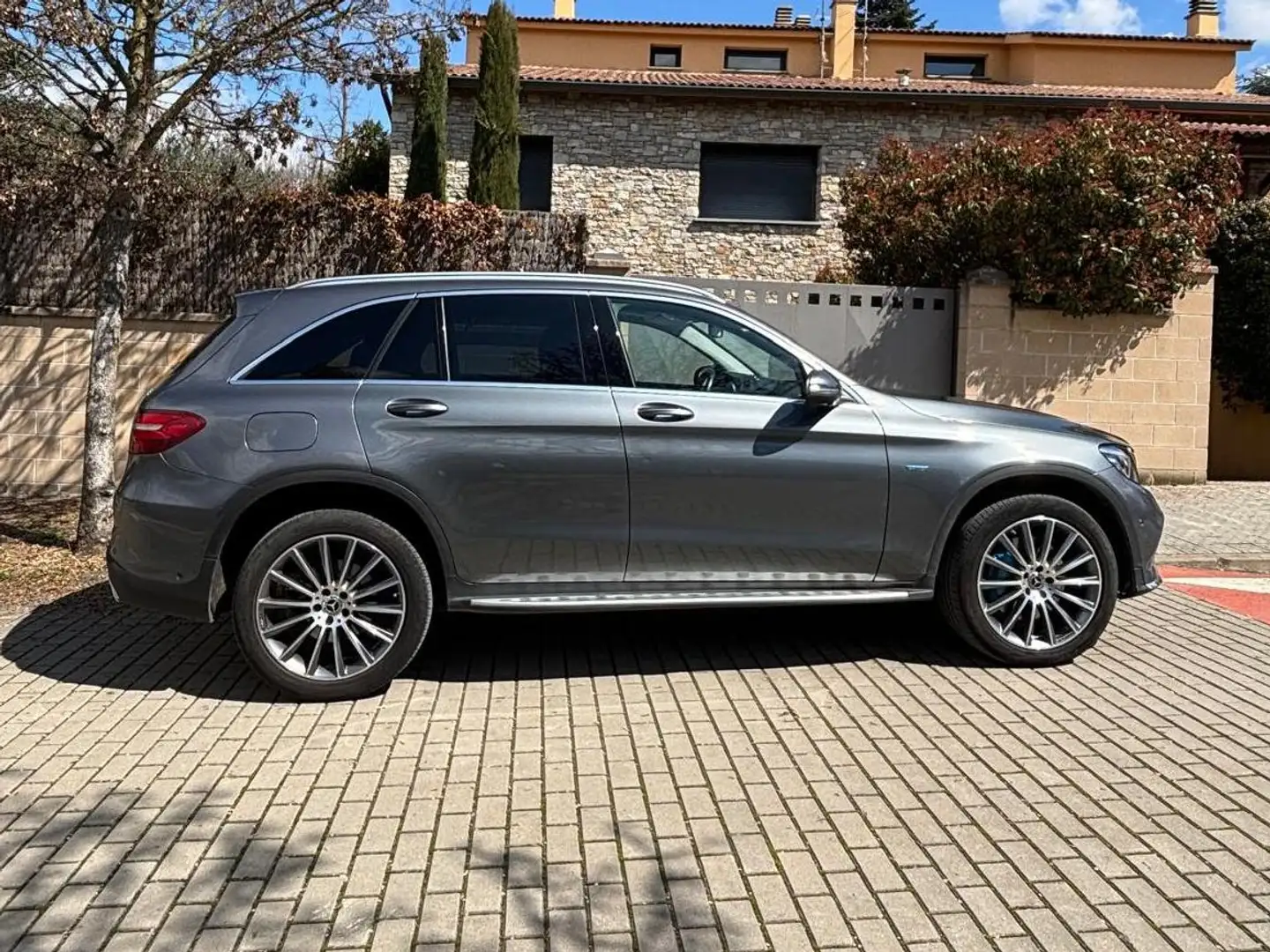 Mercedes-Benz GLC 350 GLC 350e 4Matic Gris - 2