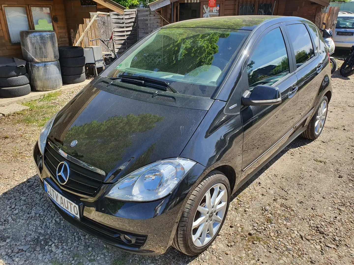 Mercedes-Benz A 160 BlueEFFICIENCY Schwarz - 1