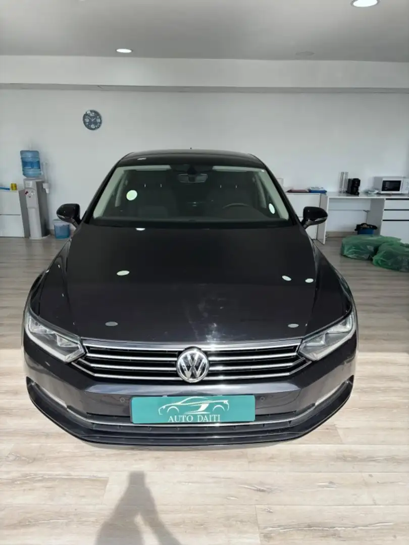 Volkswagen Passat 1.6TDI Advance 88kW Negro - 2
