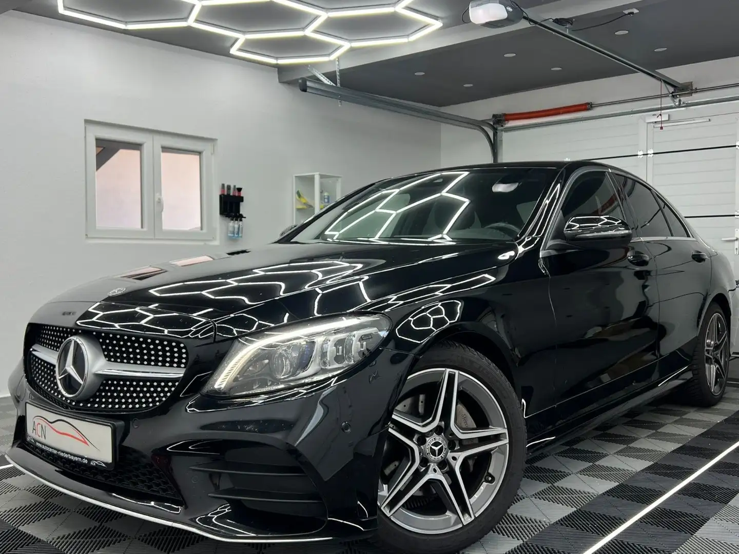 Mercedes-Benz C 180 CGI Lim. AMG-LINE/MULTI LED/KAMERA/AMBI+ Zwart - 1