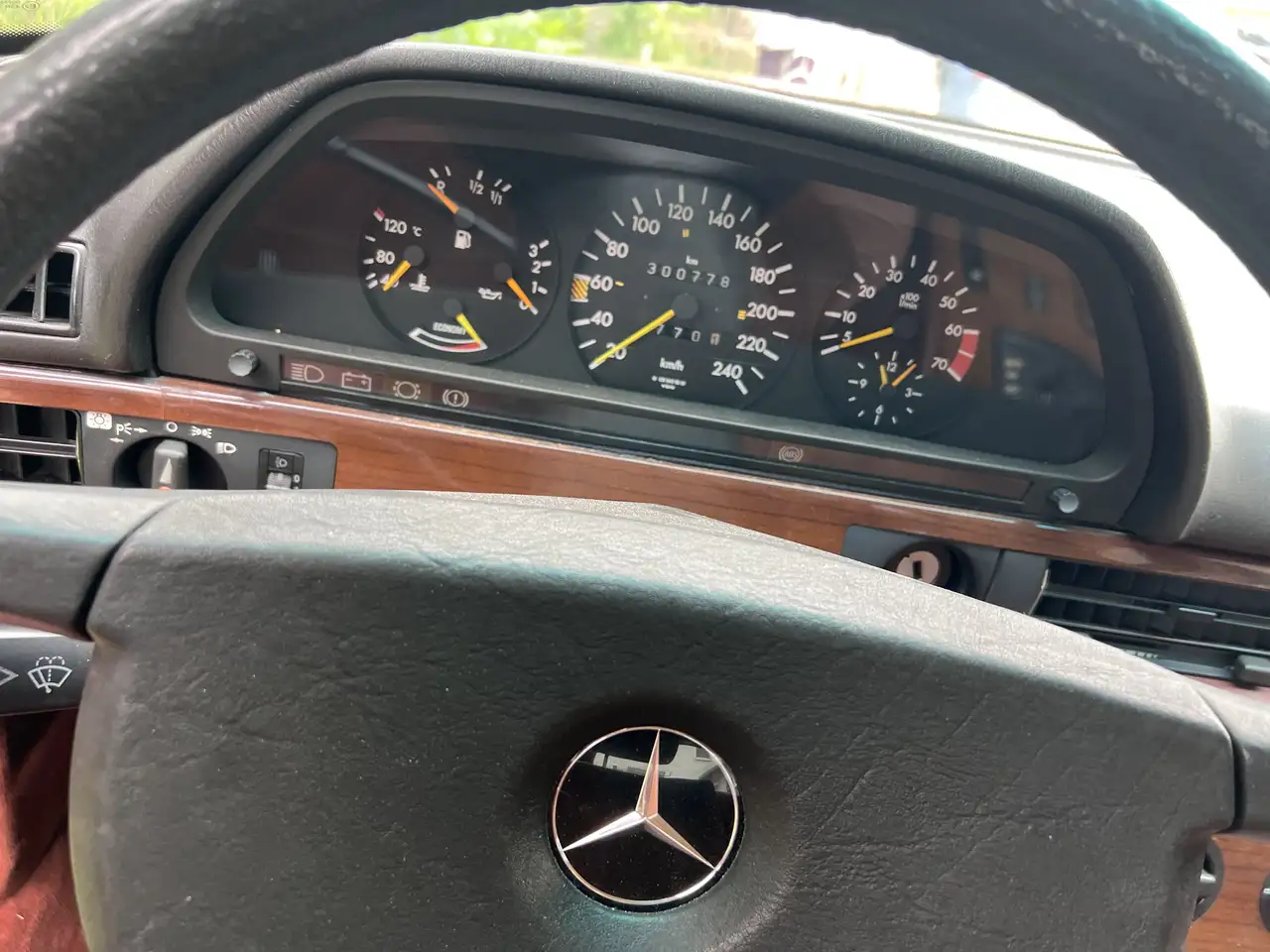 Mercedes-Benz 380 SE, foto 3