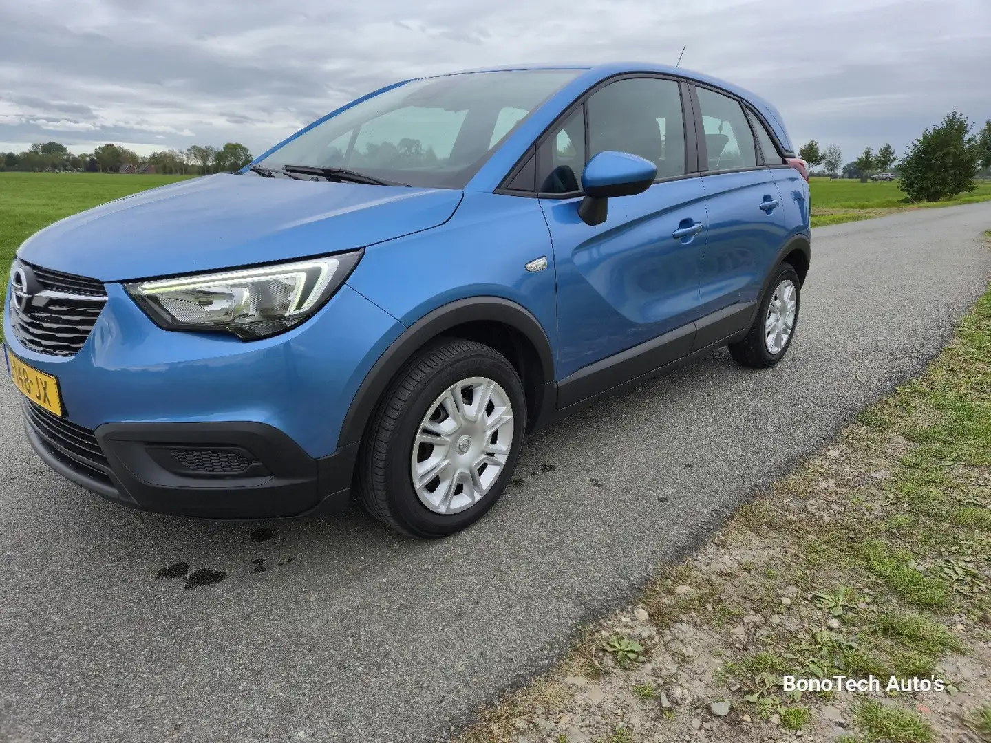 Opel Crossland X 1.2 T. Edition Blauw - 1