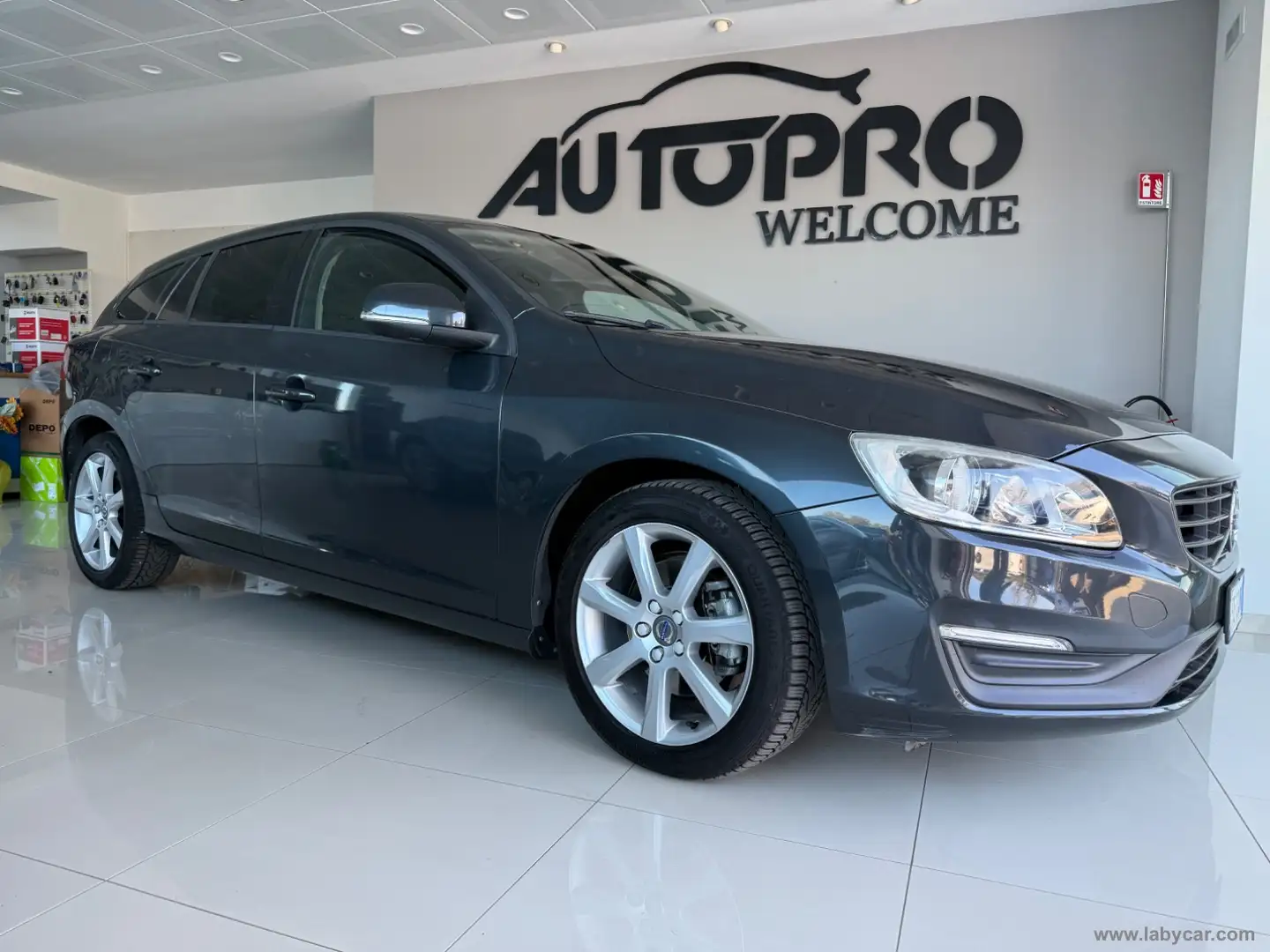 Volvo V60 D3 Geartronic Business Grigio - 2