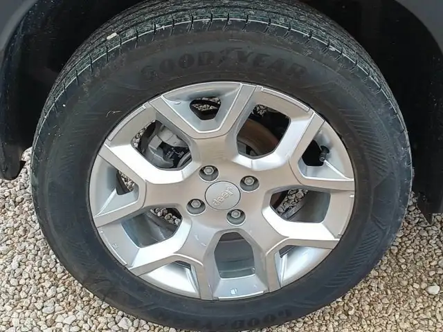 Jeep Avenger view 12