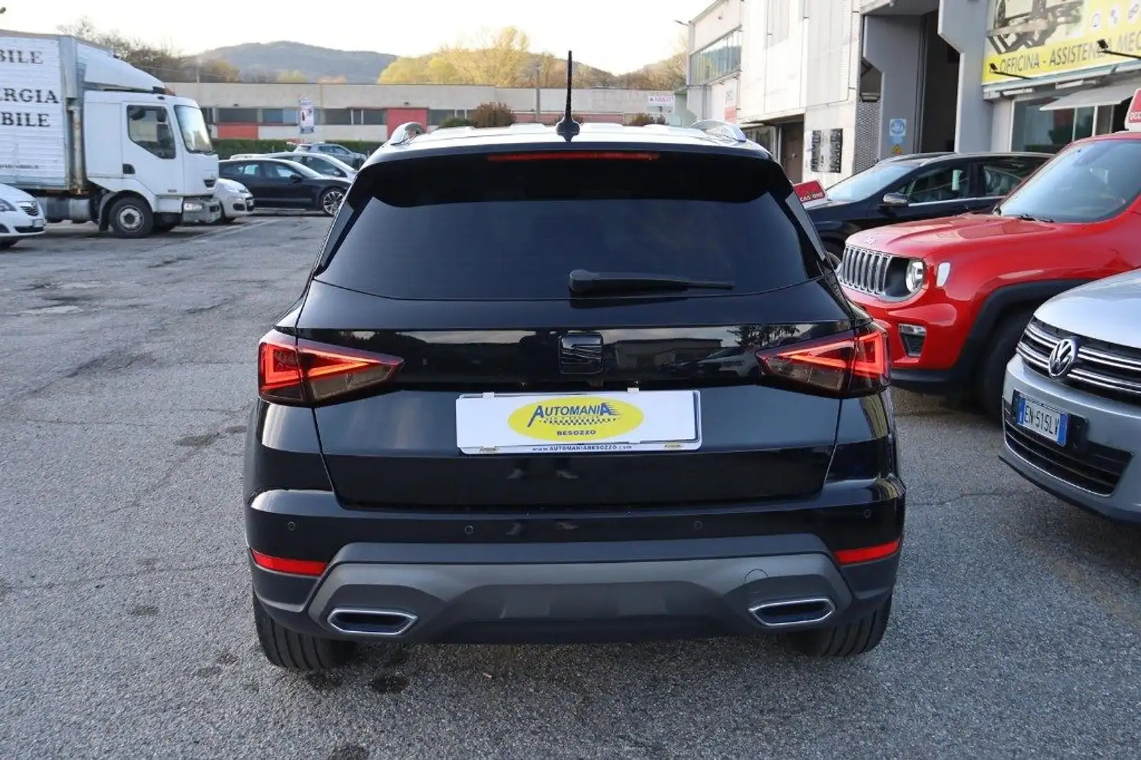 SEAT Arona 1.5 TSI EVO DSG ACT FR Schwarz - 2
