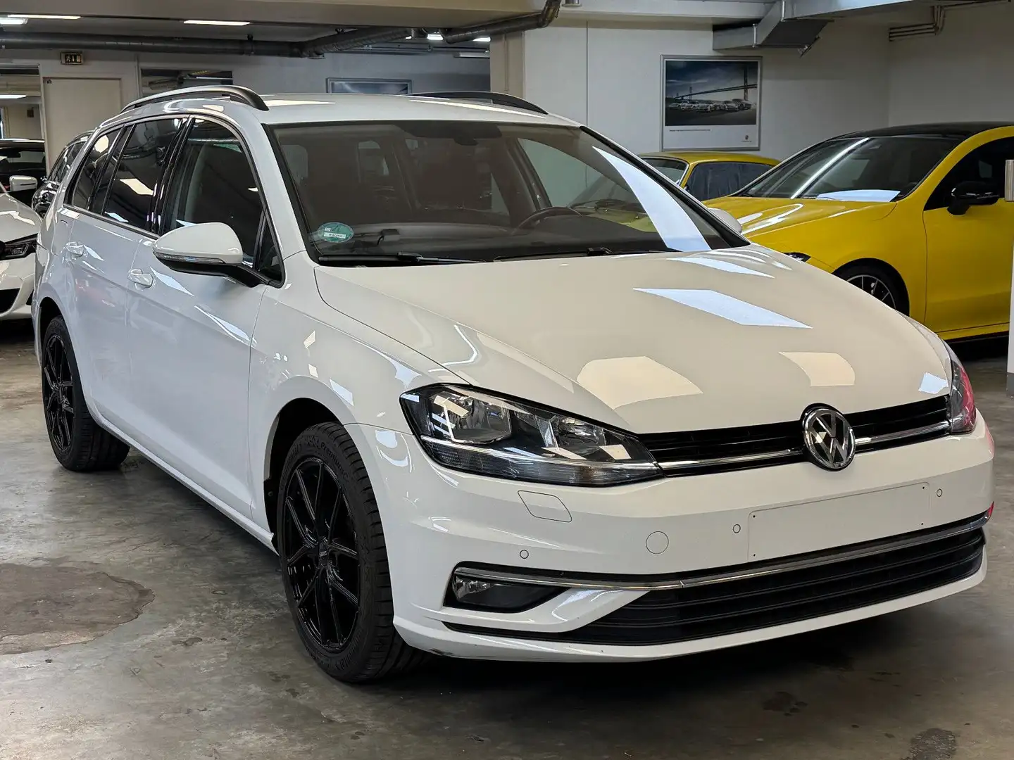 Volkswagen Golf VII Variant Comfortline Start-St.,Navi,AHK Weiß - 2