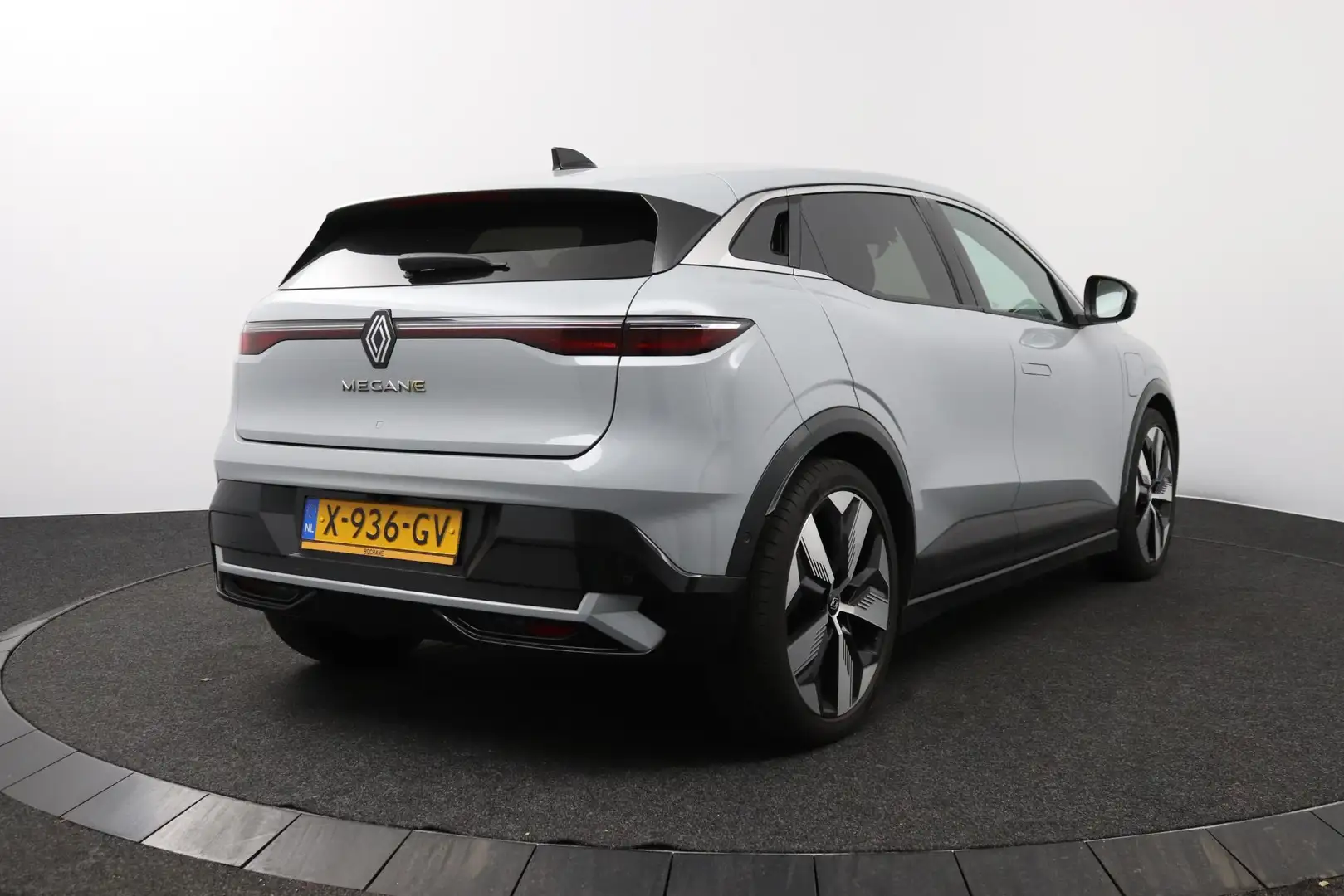 Renault Megane E-Tech EV60 220pk Optimum Charge Techno | Pack Winter | C Gris - 2