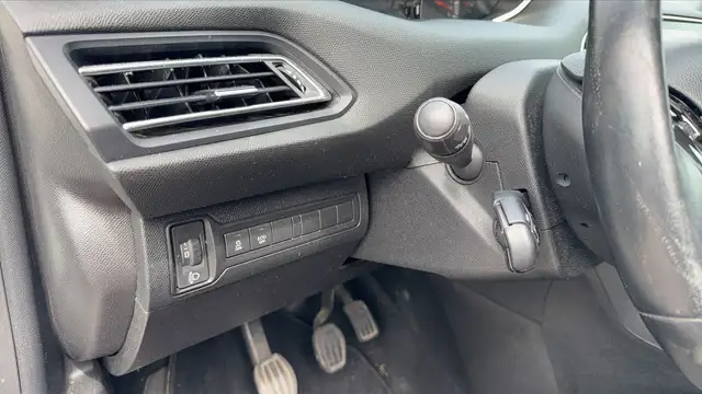 Peugeot 308 view 13