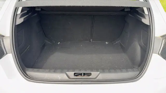 Peugeot 308 view 14