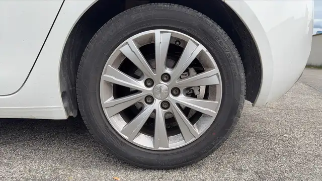 Peugeot 308 view 19