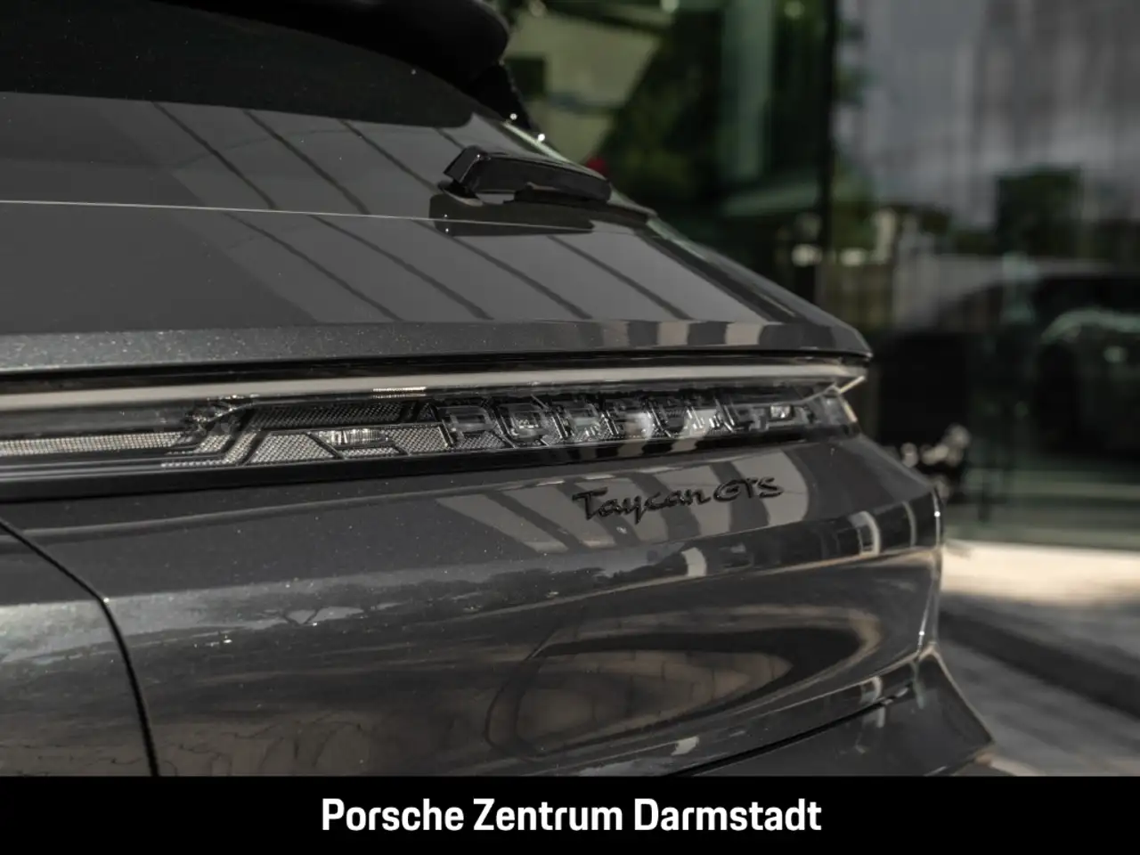 Porsche Taycan GTS Sport Turismo HA-Lenkung Active-Ride 12
