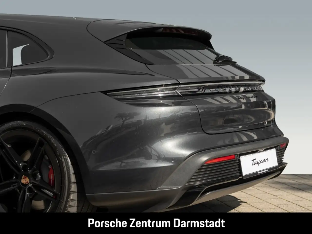 Porsche Taycan GTS Sport Turismo HA-Lenkung Active-Ride 11