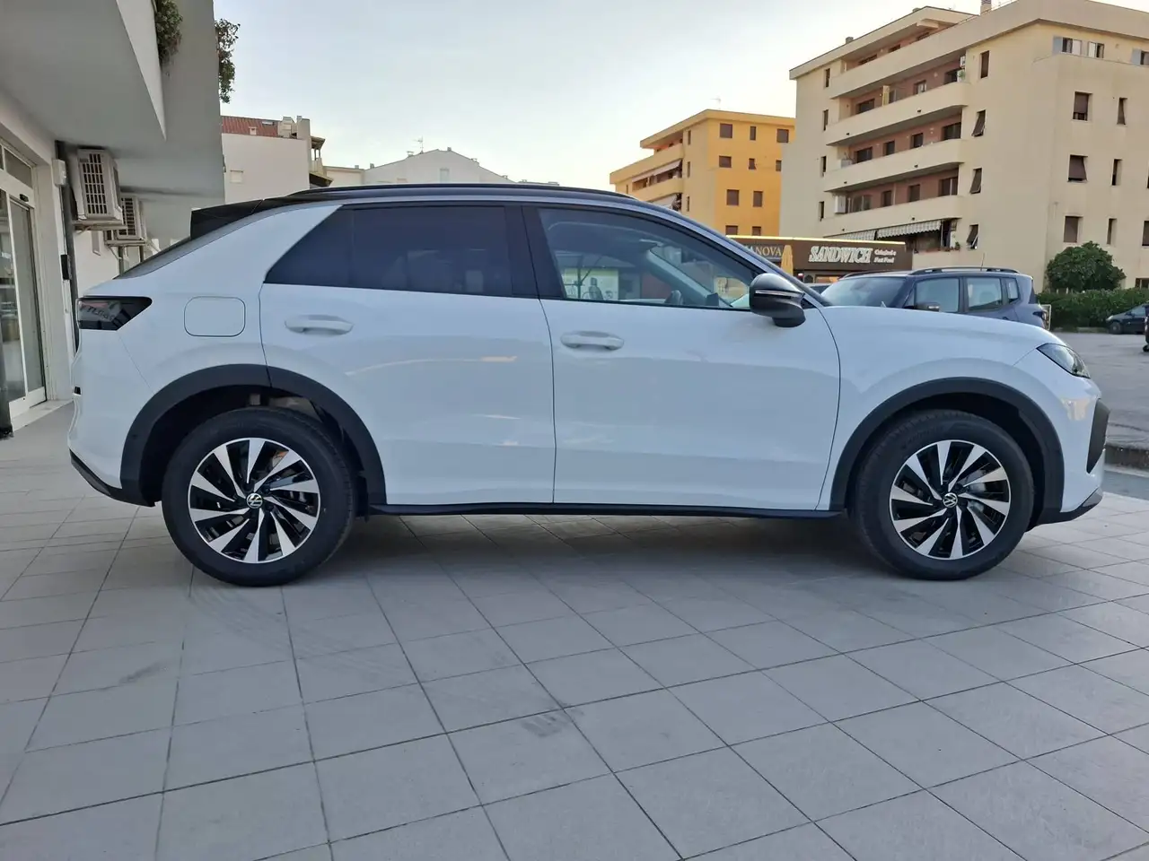 Volkswagen T-Roc II 2025 1.5 etsi Life 150cv dsg, миниатюра 3