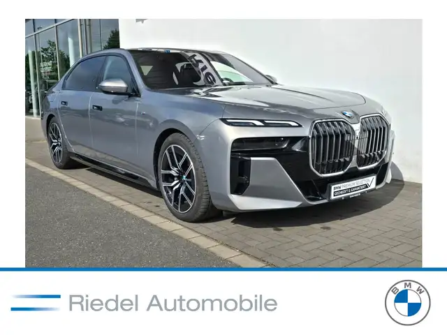 BMW 740 d xDrive M Sportpaket*Standhzg*Sky-Lounge*B&W