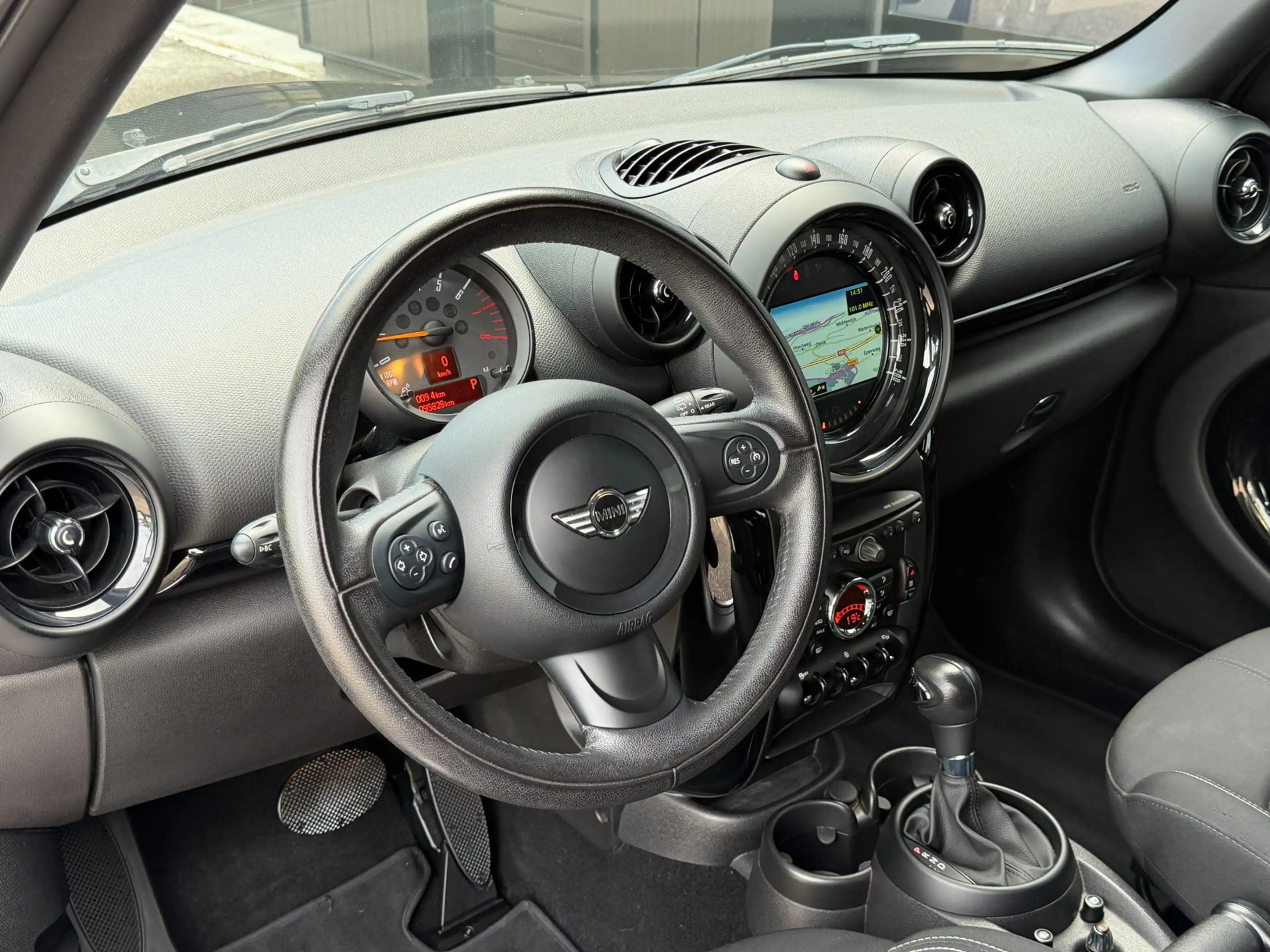 MINI Cooper Countryman 1.6 Pepper Xenon Navi Clima Aut. — photo 11