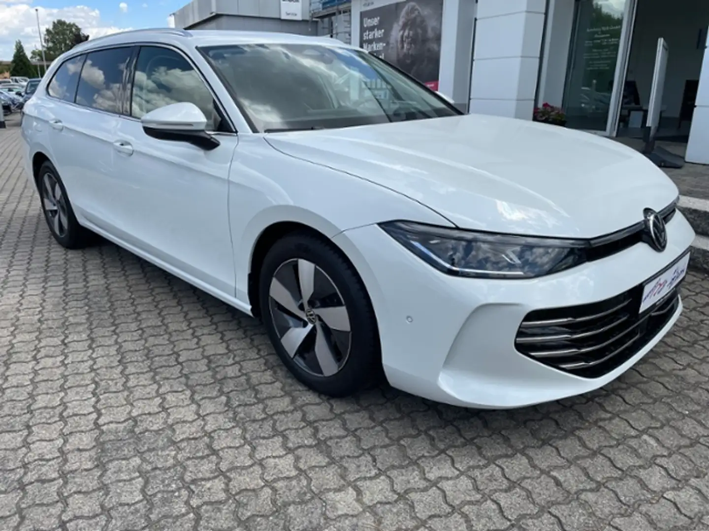 Volkswagen Passat Variant Elegance 2.0 TDI DSG KLIMA LED NAVI ALU Alb - 2