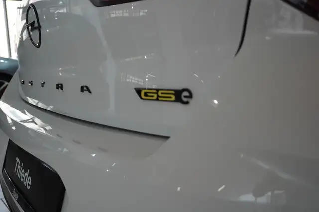 Opel Astra view 9