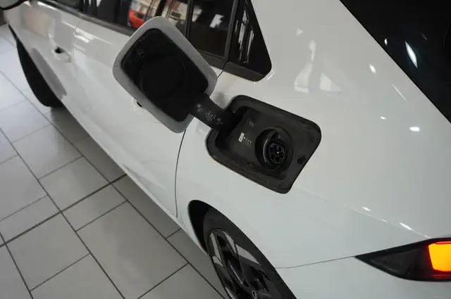 Opel Astra view 11