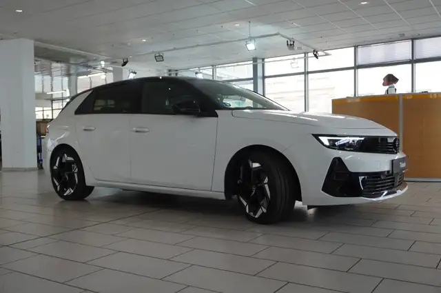 Opel Astra view 6