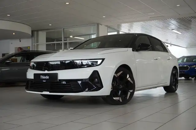 Opel Astra view 4