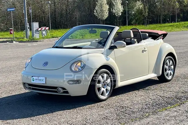 Volkswagen New Beetle 1.6 Cabrio
