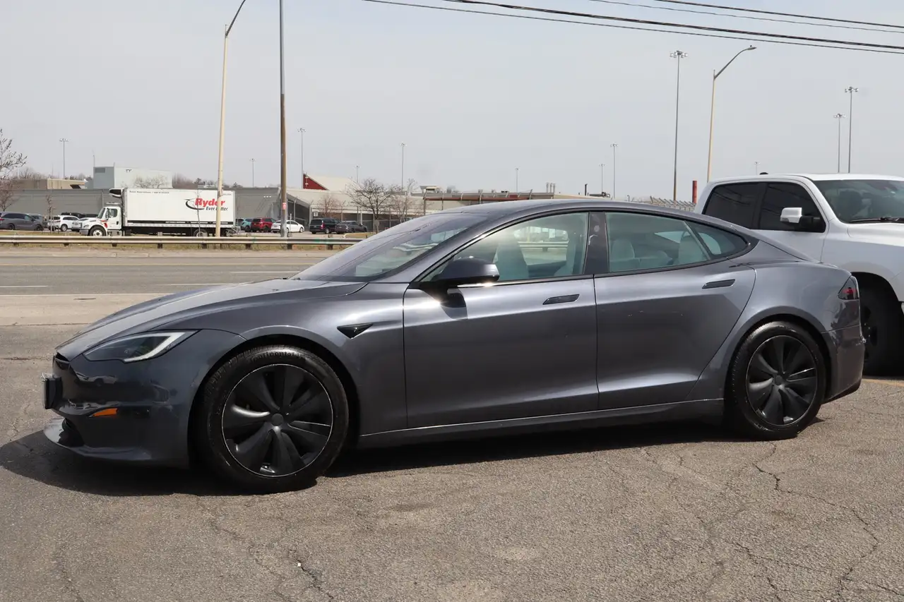 Tesla Model S снимка Tesla Model S