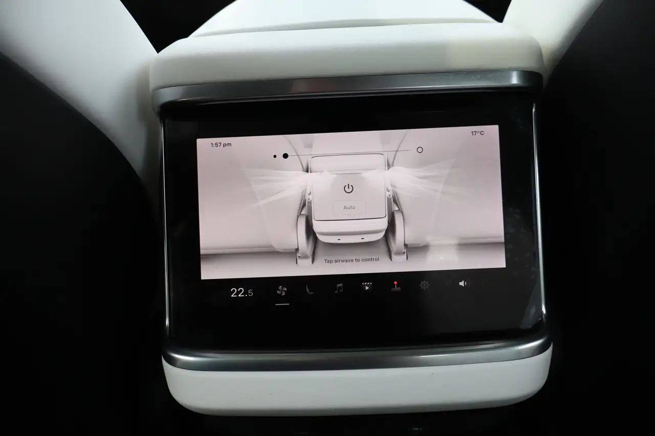 Tesla Model S снимка Tesla Model S