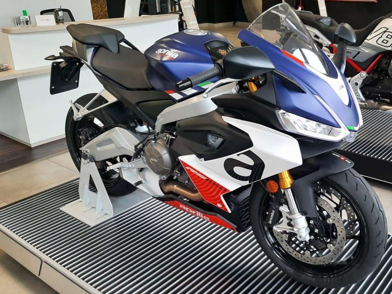 Aprilia RS 660 TRIBUTO