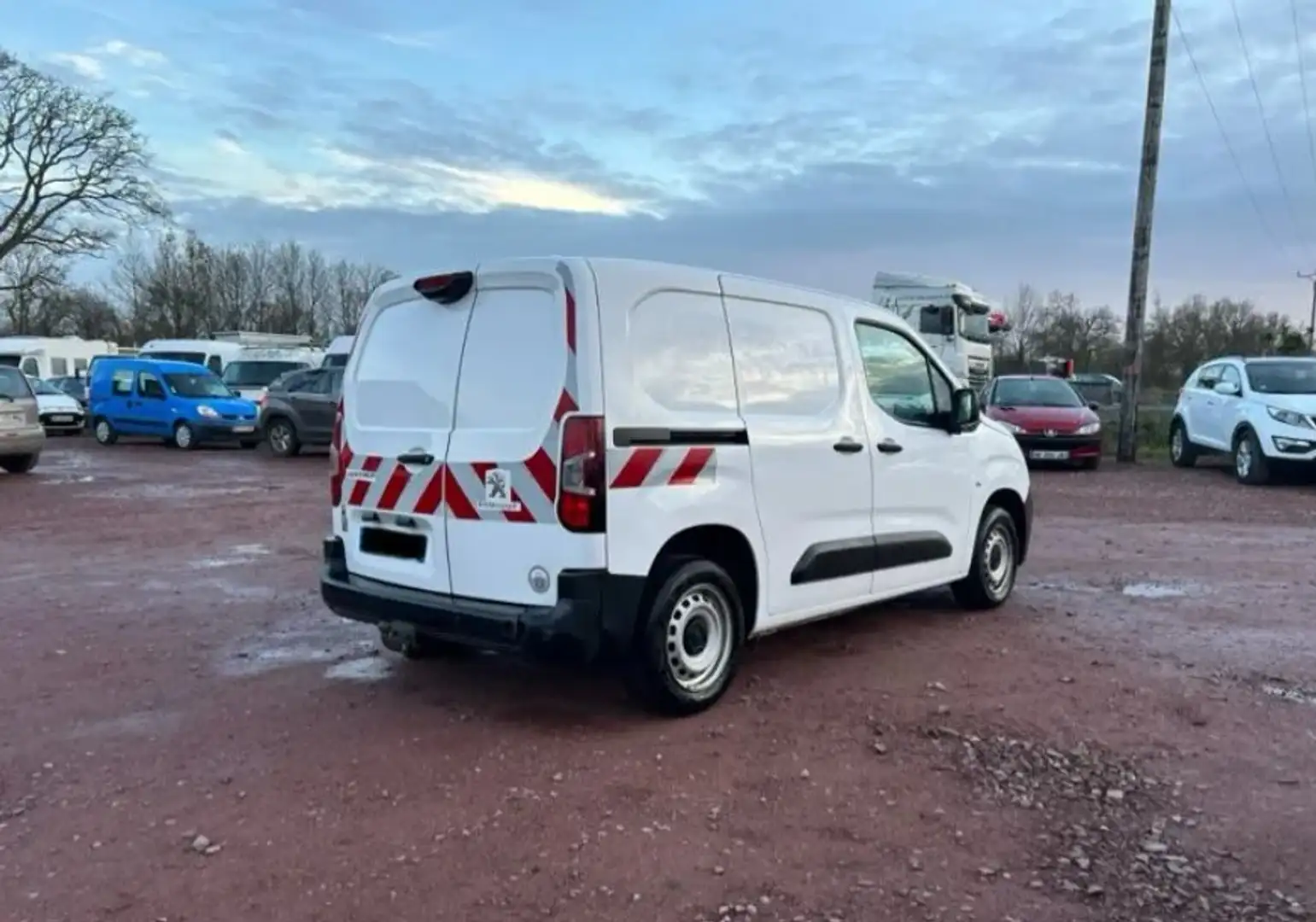 Peugeot Partner PARTNER FOURGON STANDARD 650 KG BLUEHDI 100 S - 2