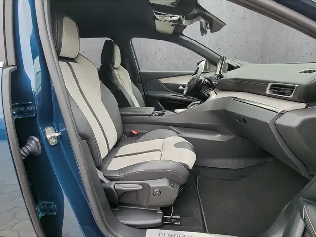 Peugeot 3008 view 13