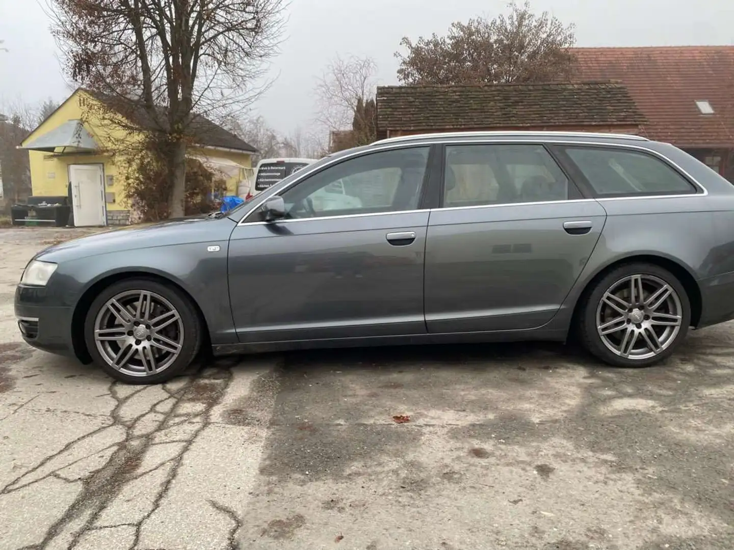 Audi A6 A6 Avant 3,2 FSI V6 Grau - 1