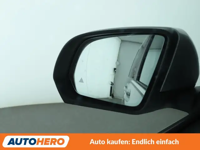 Mercedes-Benz V-Class view 27