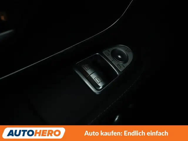 Mercedes-Benz V-Class view 24