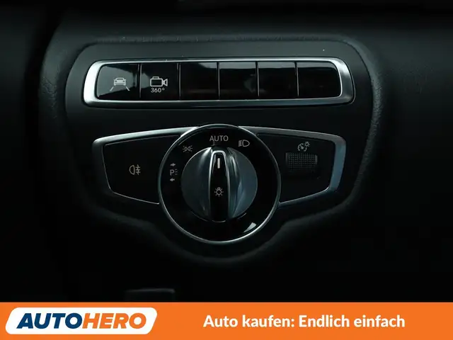 Mercedes-Benz V-Class view 25