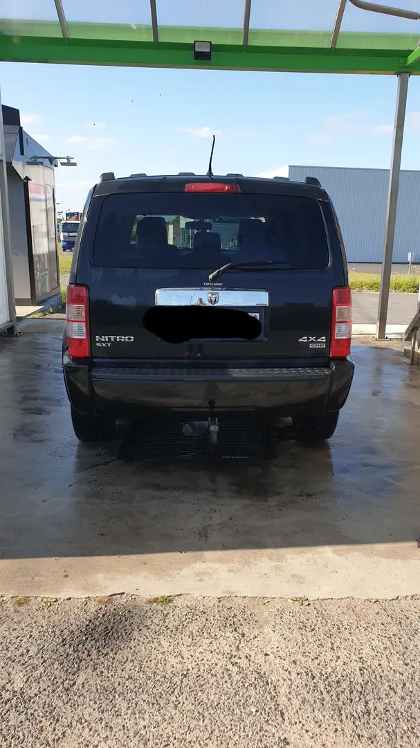 Dodge Nitro Nitro 2.8 CRD 177 4x4 SXT A Fekete - 2